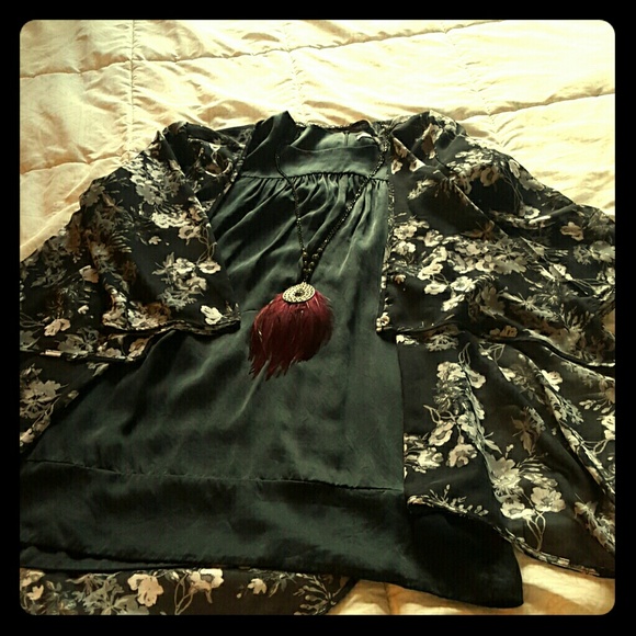 Swingy black Kensie dress