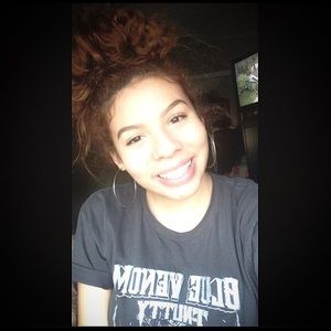 Meet your Posher, Danielle