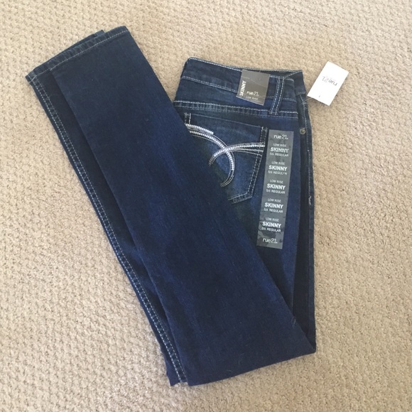 👖Rue 21 Skinny Jeans!!