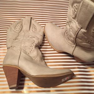 Very Volatile Denver Boot