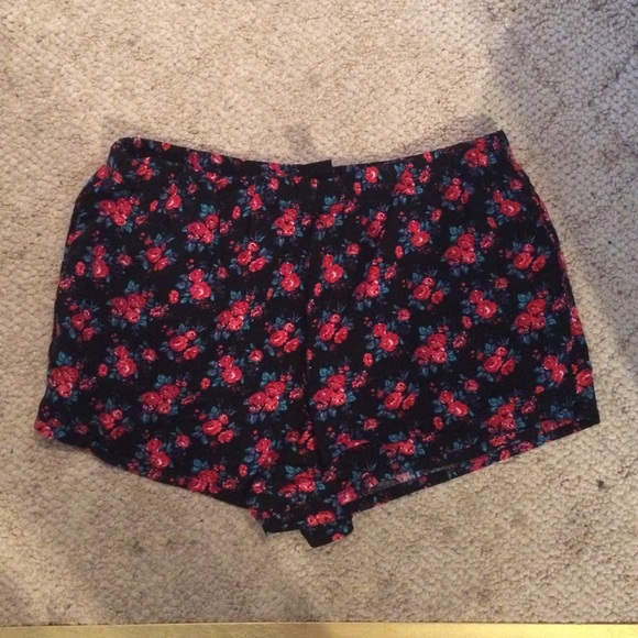 Cute rose shorts