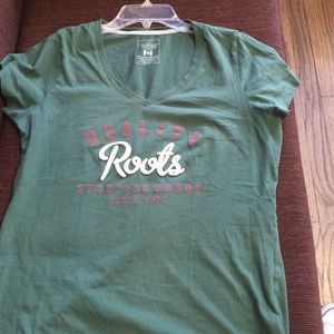 Green roots Canadian T-shirt
