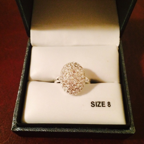 new directions Jewelry - rhinestone ring 💍