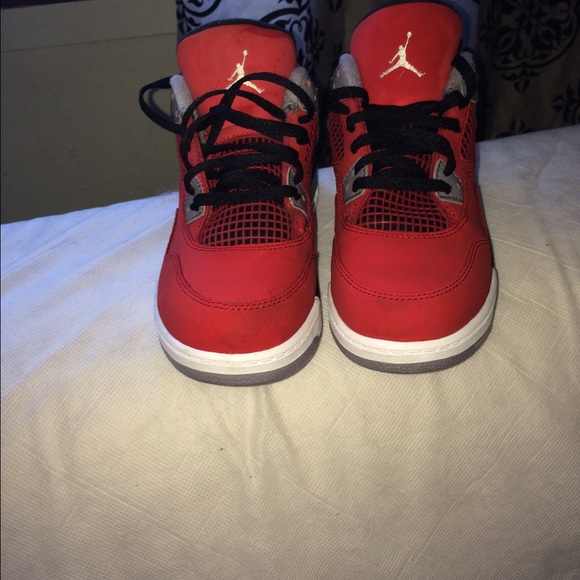 Air Jordan 4 Retro Toro Bravo