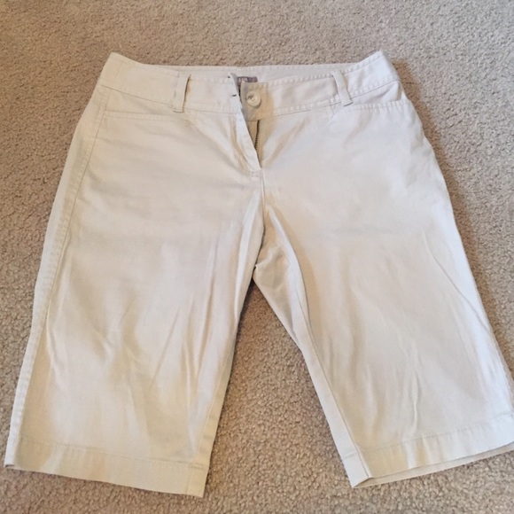 J Jill tan shorts