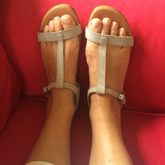 Clanto Shoes - Clanto Italian gray suede sandals. NWOT