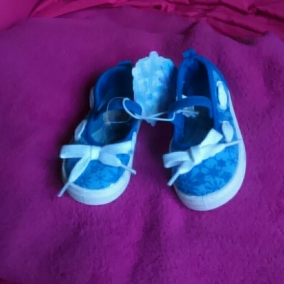 Kids frozen slip ons