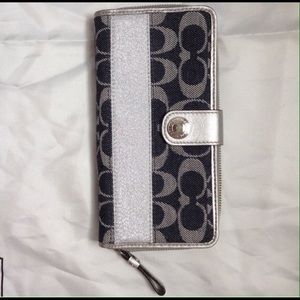 Coach wallet for gmashirldy