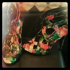Madden Girl Floral heels