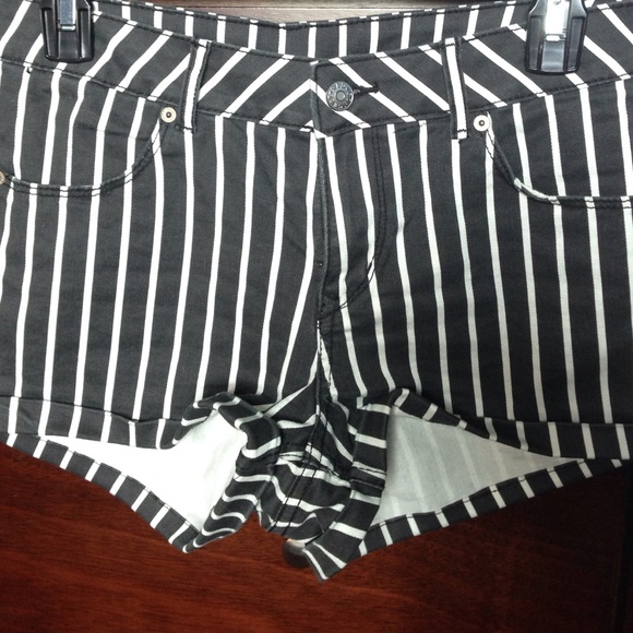 Short shorts