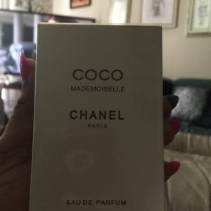 Chanel  perfume