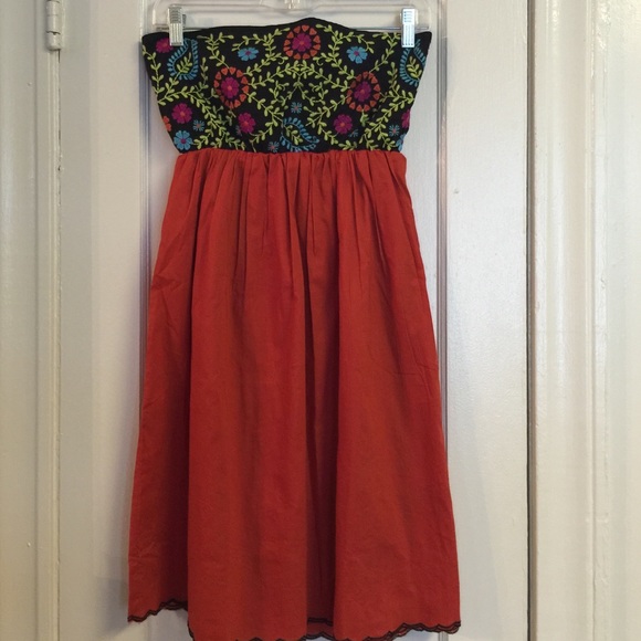 Embroidered strapless dress