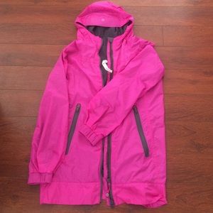 lululemon pink raincoat. never worn!