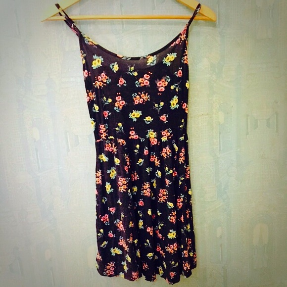 Brandy Melville floral dress