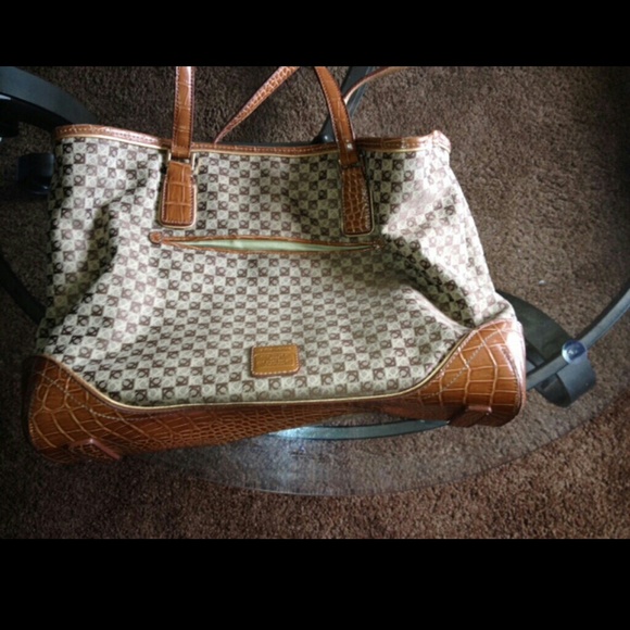 Liz Clairbone womens handbag