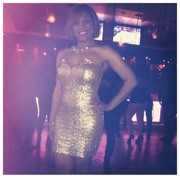 ‼️SOLD IN BUNDLE‼️🎉 H/P🎉Gorgeous Sequin Dress - Picture 4 of 4