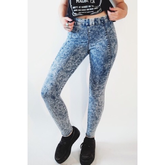 Silence + Noise Acid-Wash Denim Jegging