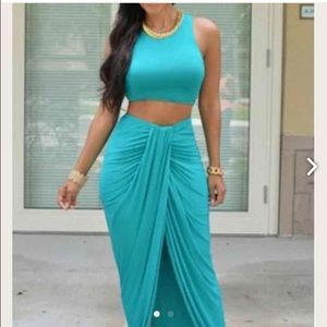 ONE HOUR SALE! Super cute crop top and skirt set