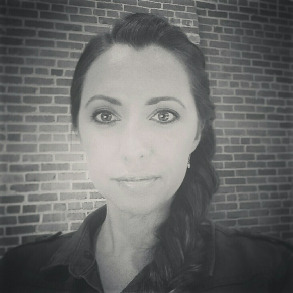 Meet your Posher, Brianna - Picture 2 of 2