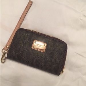 Michael Kors Cell Phone Wristlet