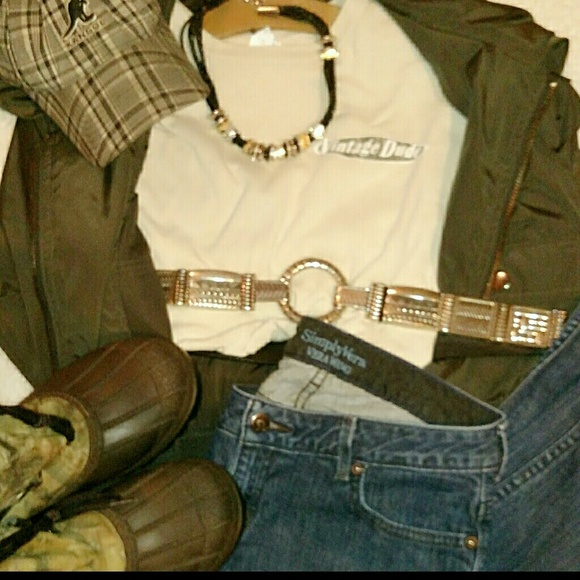 Jeans, jewelry,,boots, belt