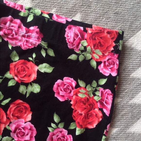 Forever 21 Rose Print Pencil Skirt - Picture 2 of 4