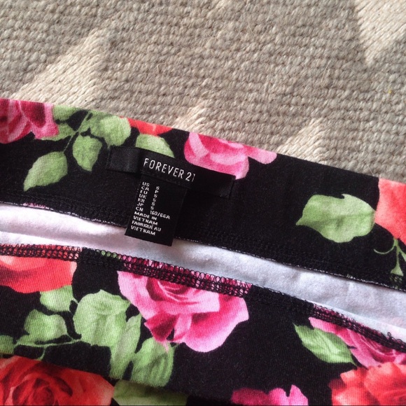 Forever 21 Rose Print Pencil Skirt - Picture 3 of 4