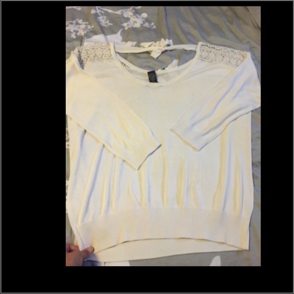 Last one🍁 Nude/bone tie top🍁 - Picture 4 of 4