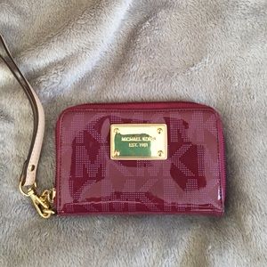 Michael kors wristlet