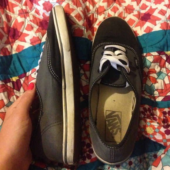 Vans - Picture 2 of 2