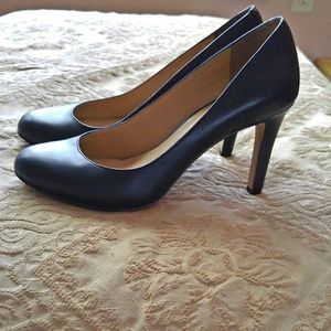 Ann Taylor Classic Pumps