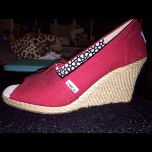 TOMS Canvas Wedges