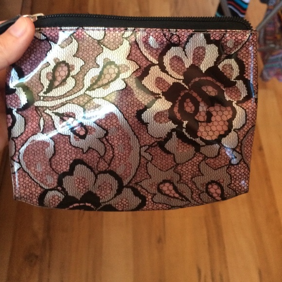 Makeup pouch
