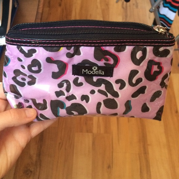 Makeup pouch