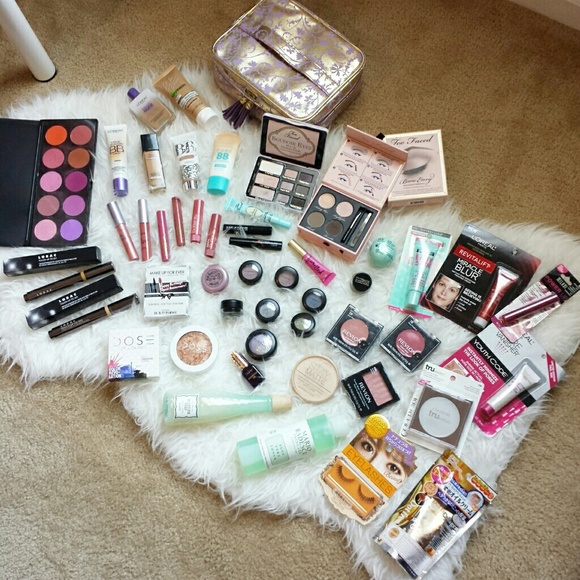 ❌SOLD❌ Huge makeup lot for sale!!!