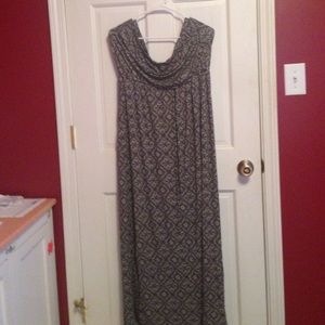 Black and white print maxi dress