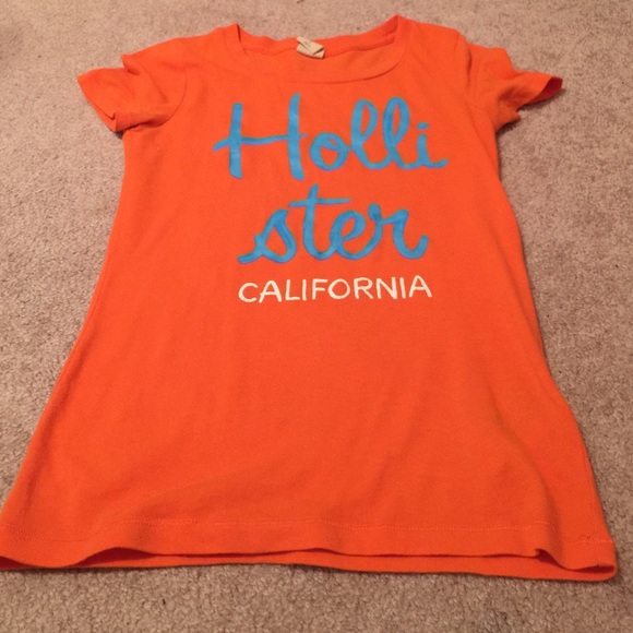 hollister t-shirt