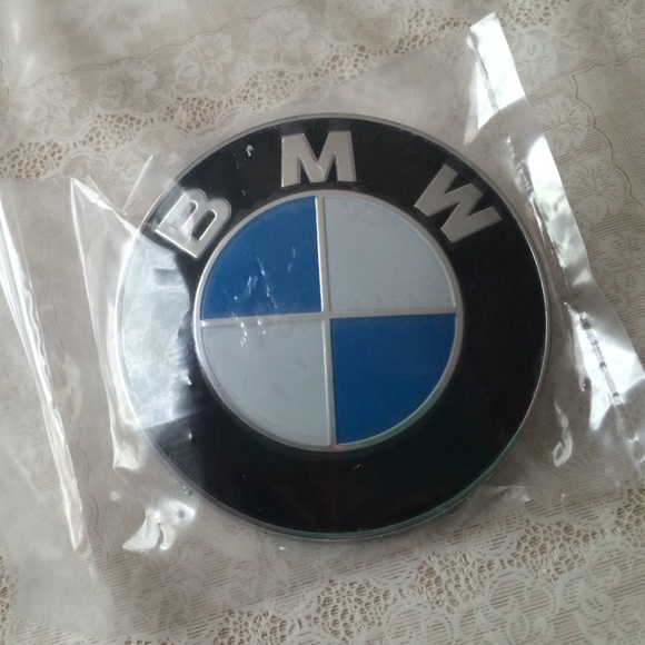 NewRoundel82mm 2pins EmblemLogoFront AndTrunk4BMW