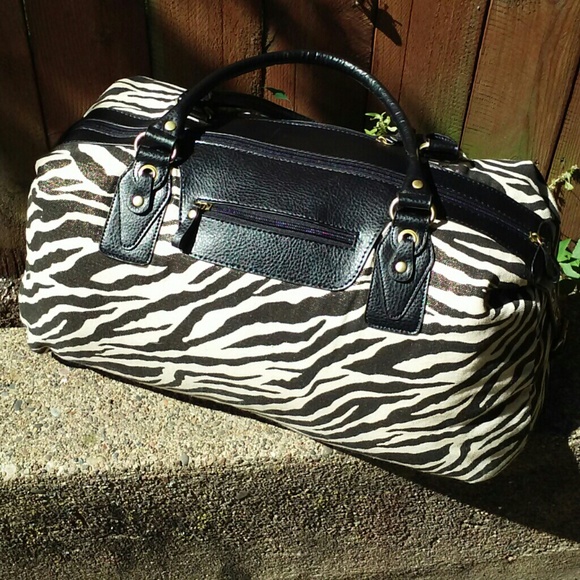 🎈SALE🎈Bueno Duffle Bag