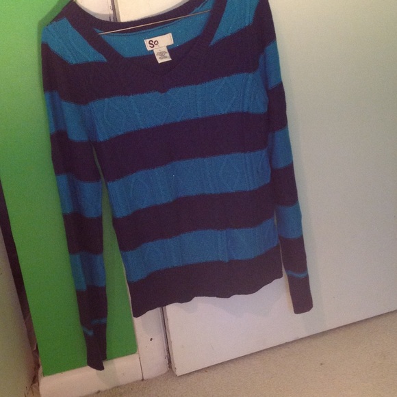 Sweater - Picture 1 of 3