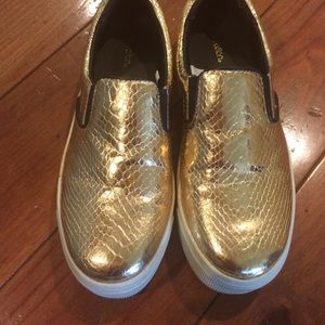 Xhilaration Flatform Gold 7 Loafers