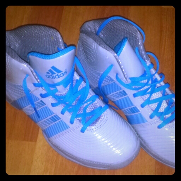 Adidas tennis shoes