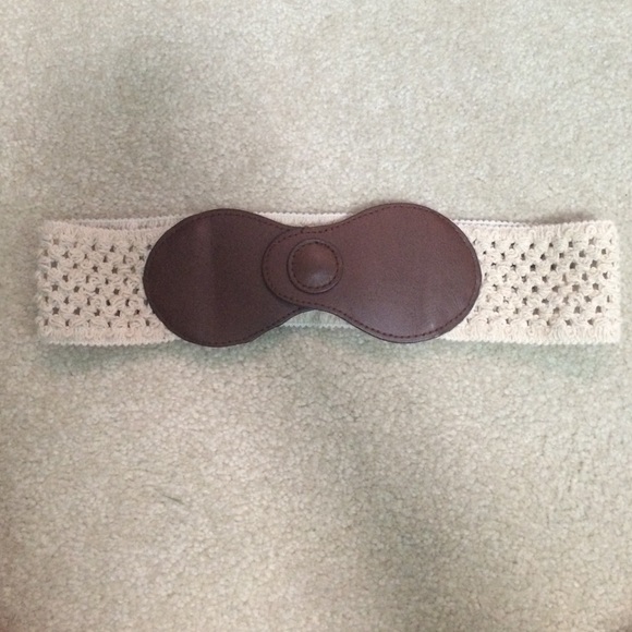 tan and brown belt.