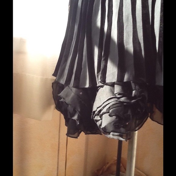 Forever 21 chiffon pleat front layered dress - Picture 3 of 5