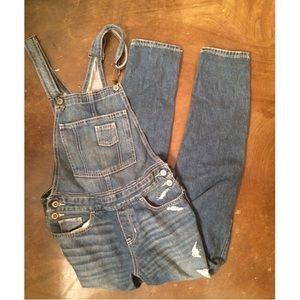 Hollister overalls!💕