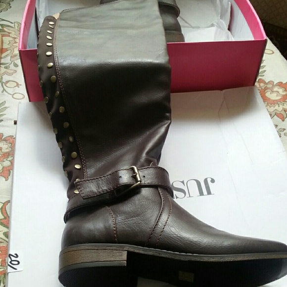 Boots - Picture 1 of 3