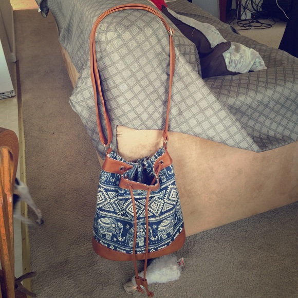 Aztec cinched bag with elephant design