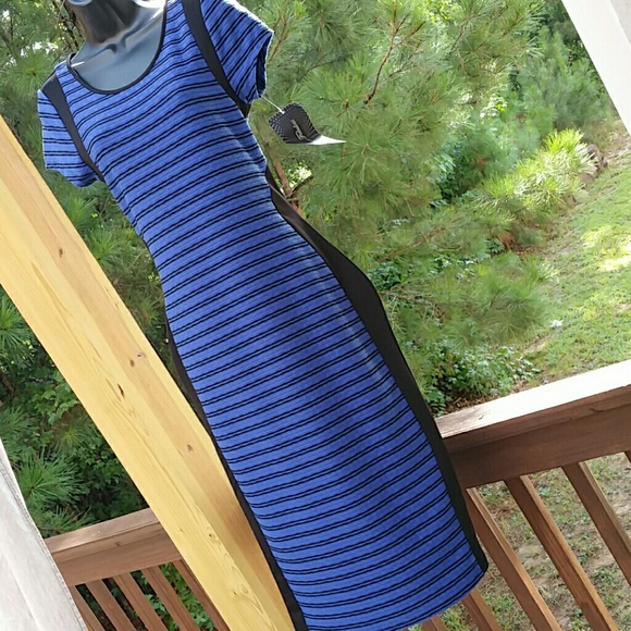 Dresses & Skirts - Black side panel illusion dress