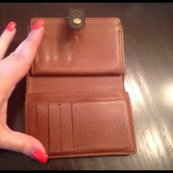 Gorgeous Authentic Louis Vuitton Wallet - Picture 2 of 4