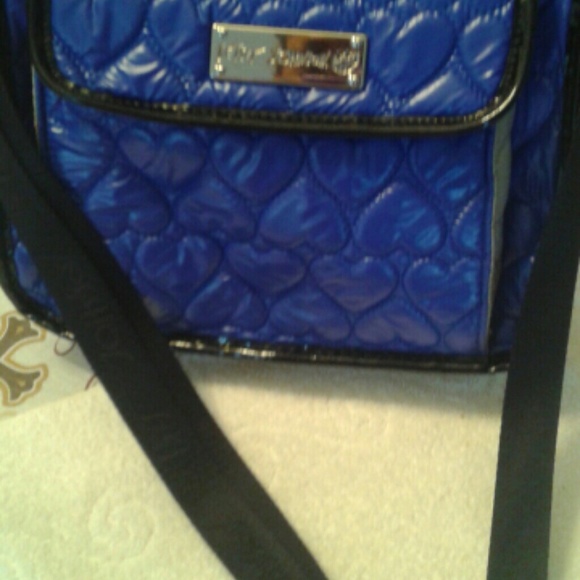 Besty johnson - Picture 4 of 4